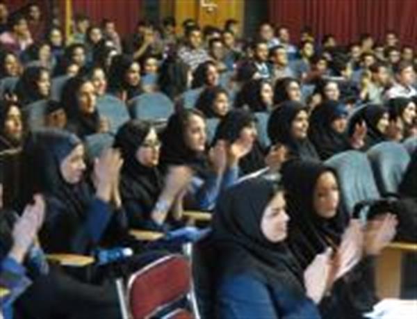 همایش توجیهی دانشجویان جدیدالورود علوم پزشکی کرمانشاه برگزار شد
