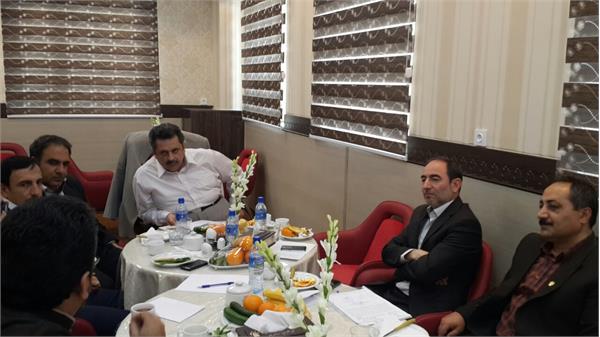 نشست صمیمانه مدیران شبکه های بهداشت و درمان استان با ریاست دانشگاه