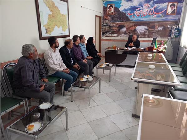 تقدیر و تشکر از رئیس آموزش و پرورش و مدیر دبیرستان حضرت حضرت زینب (س) دینور:توسط مدیر شبکه و بهداشت و درمان شهرستان صحنه