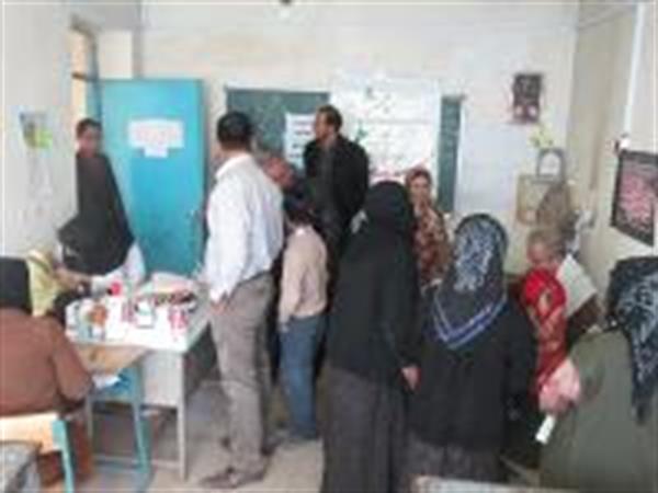 دکتر بهاری : ویزیت جهادی بسیج جامعه پزشکی شبکه بهداشت ودرمان صحنه انجام شد +گزارش تصویری
